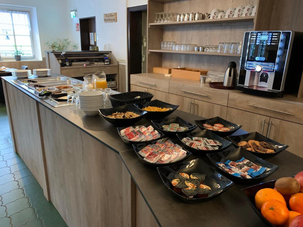 Garni Hotel Im Fachwerkhof 심머라스 외부 사진