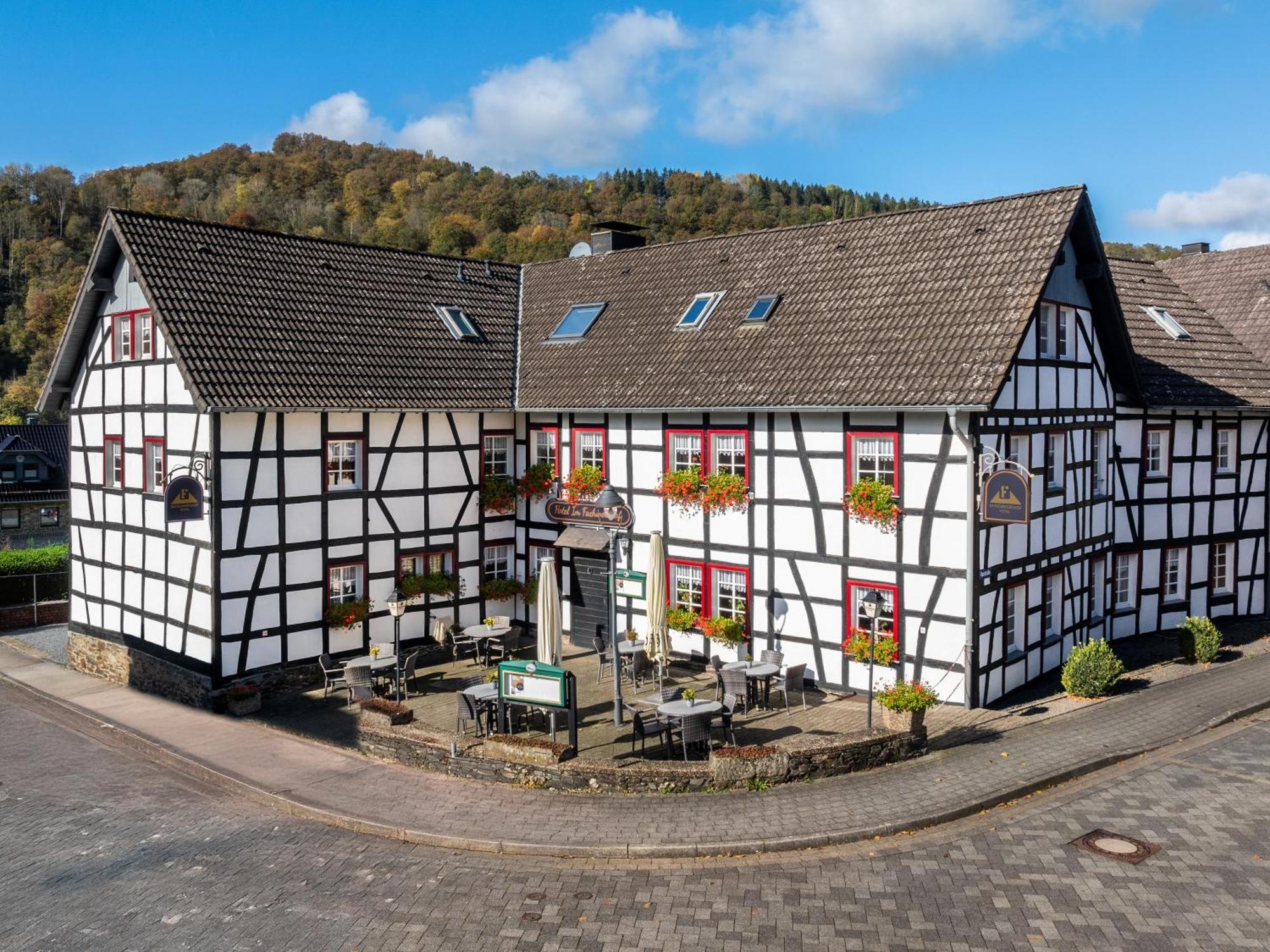 Garni Hotel Im Fachwerkhof 심머라스 외부 사진
