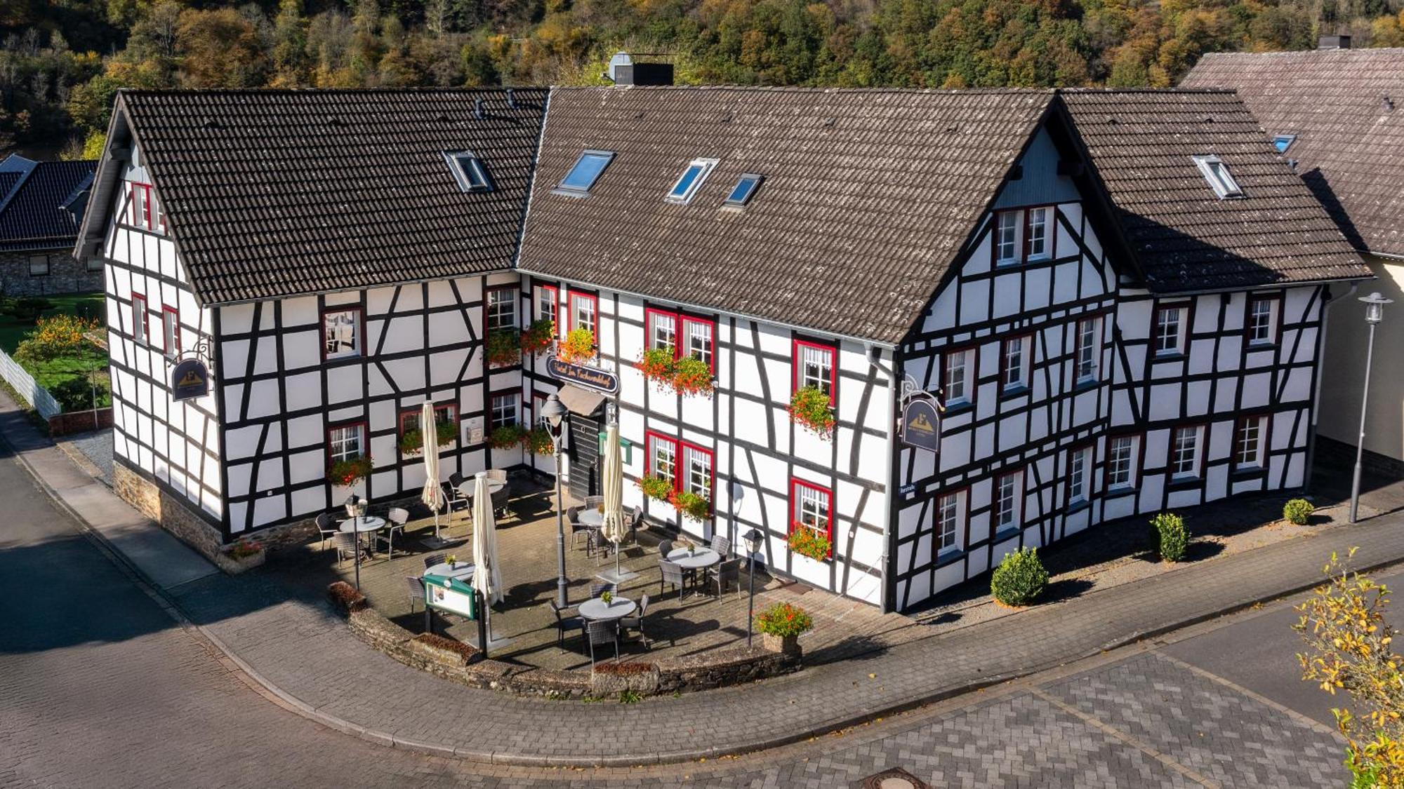 Garni Hotel Im Fachwerkhof 심머라스 외부 사진