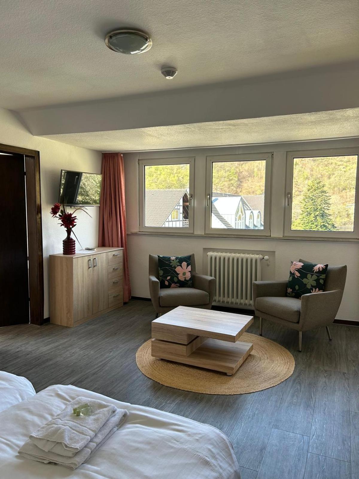 Garni Hotel Im Fachwerkhof 심머라스 객실 사진