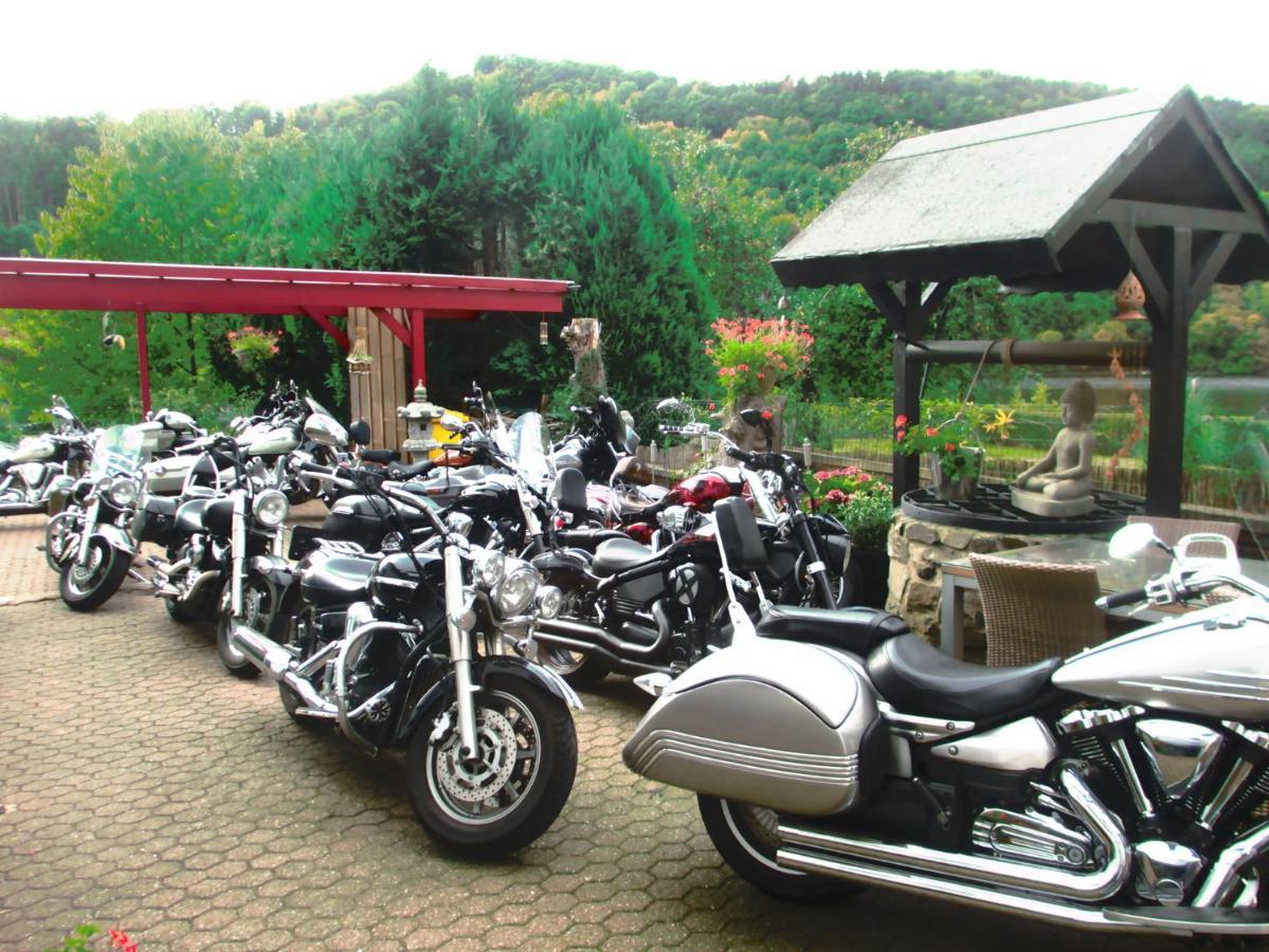 Garni Hotel Im Fachwerkhof 심머라스 외부 사진